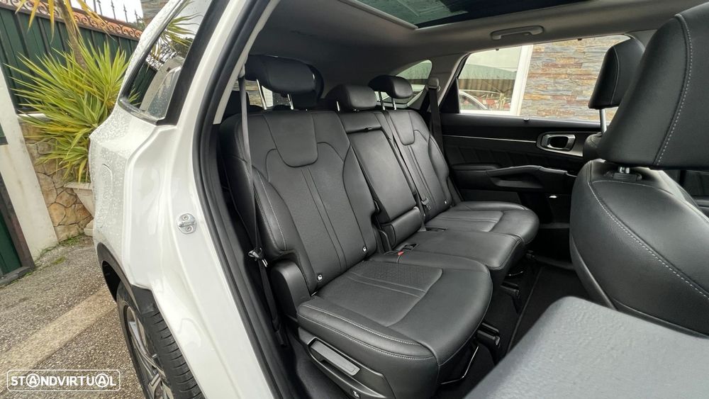 Kia Sorento 1.6 T-GDI HEV Concept - 17