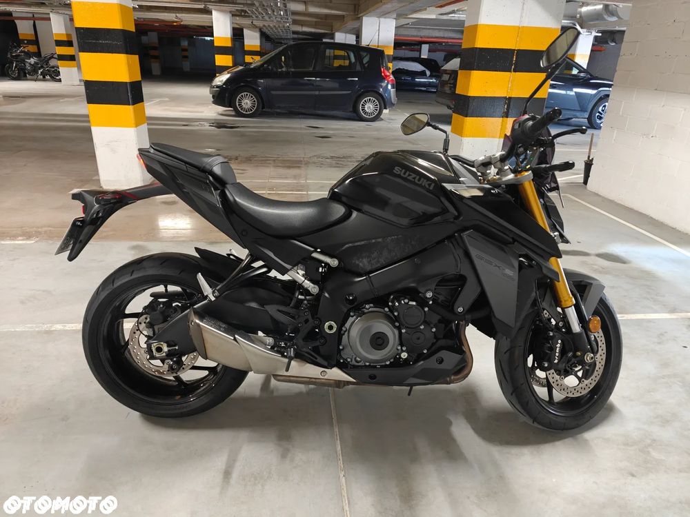 Suzuki GSX 1000 - 6