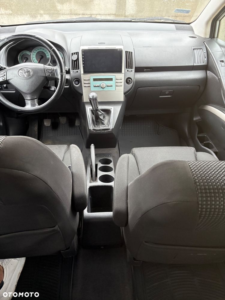 Toyota Corolla Verso - 7