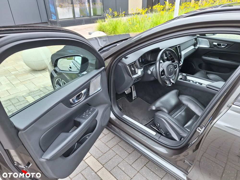 Volvo V60 B4 D R-Design - 15