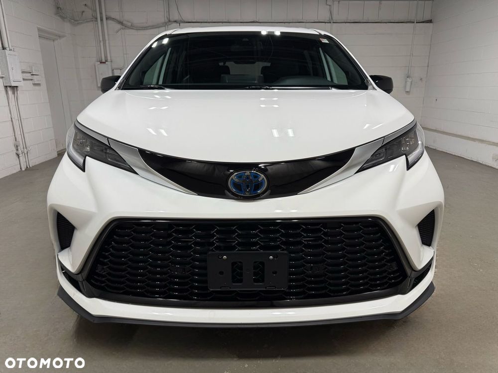Toyota Sienna - 3