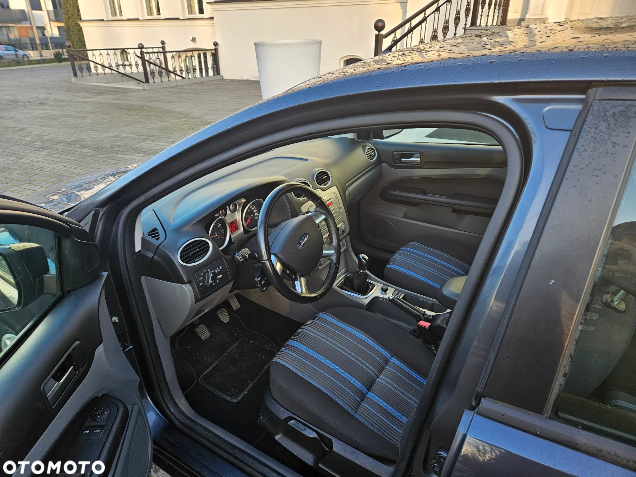 Ford Focus 1.6 Ghia - 9