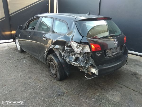 Para Peças Opel Astra J Sports Tourer (P10) - 3