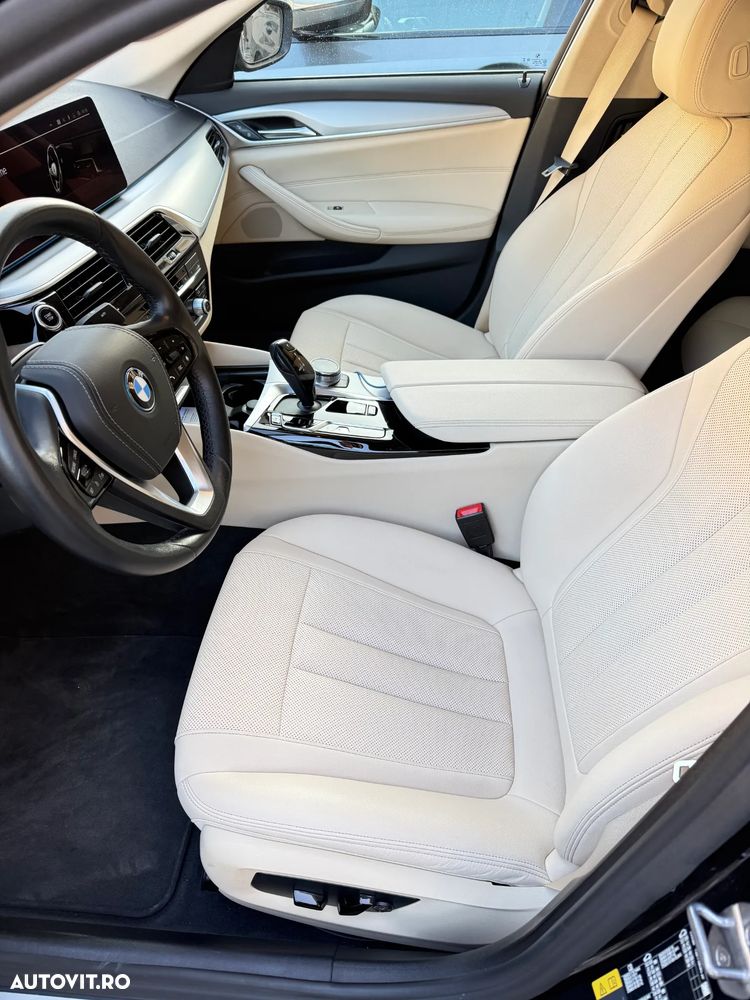 BMW Seria 5 530e xDrive Aut. Luxury Line - 13