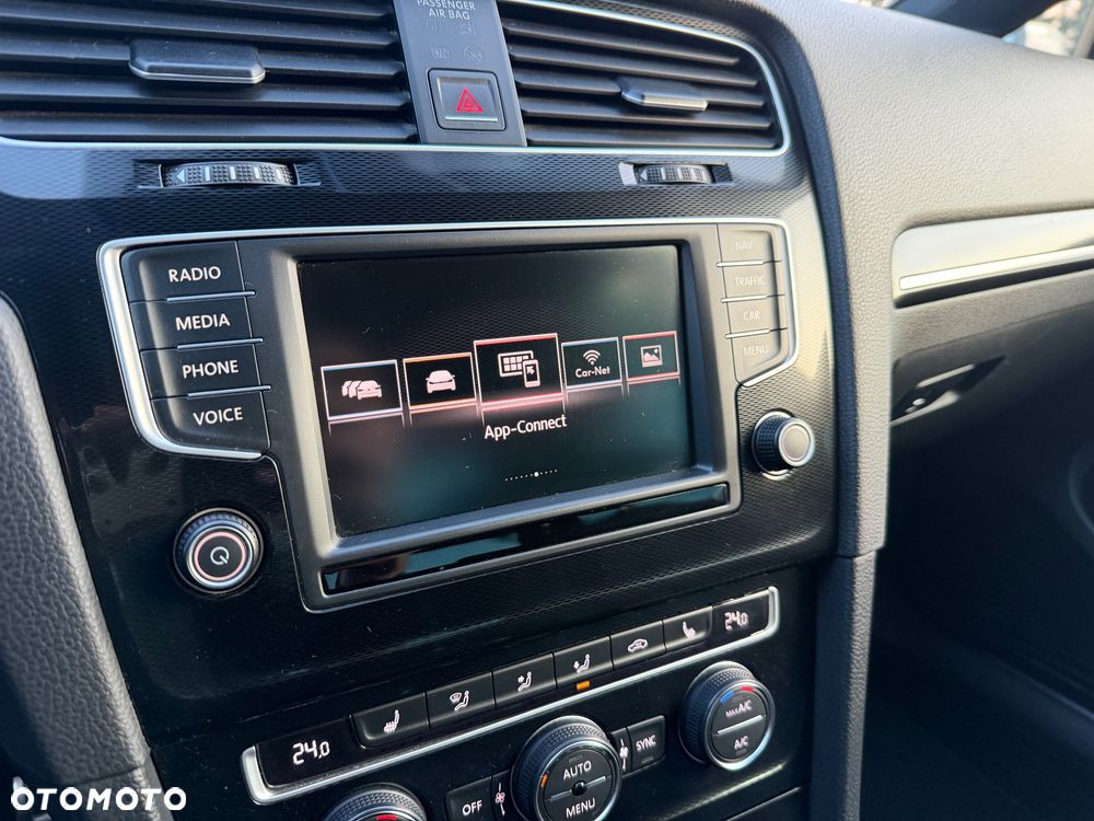 Volkswagen Golf - 31