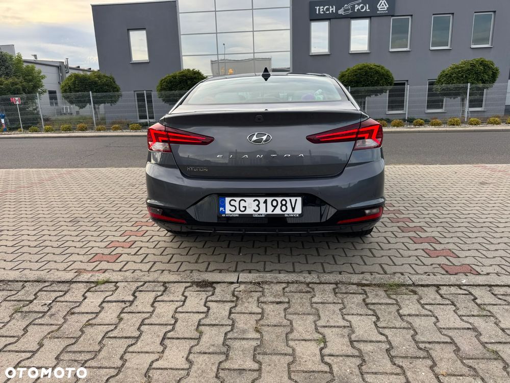 Hyundai Elantra - 6