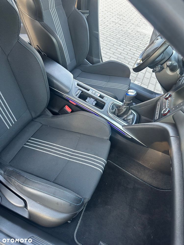 Renault Megane BLUE dCi 115 GT LINE - 33