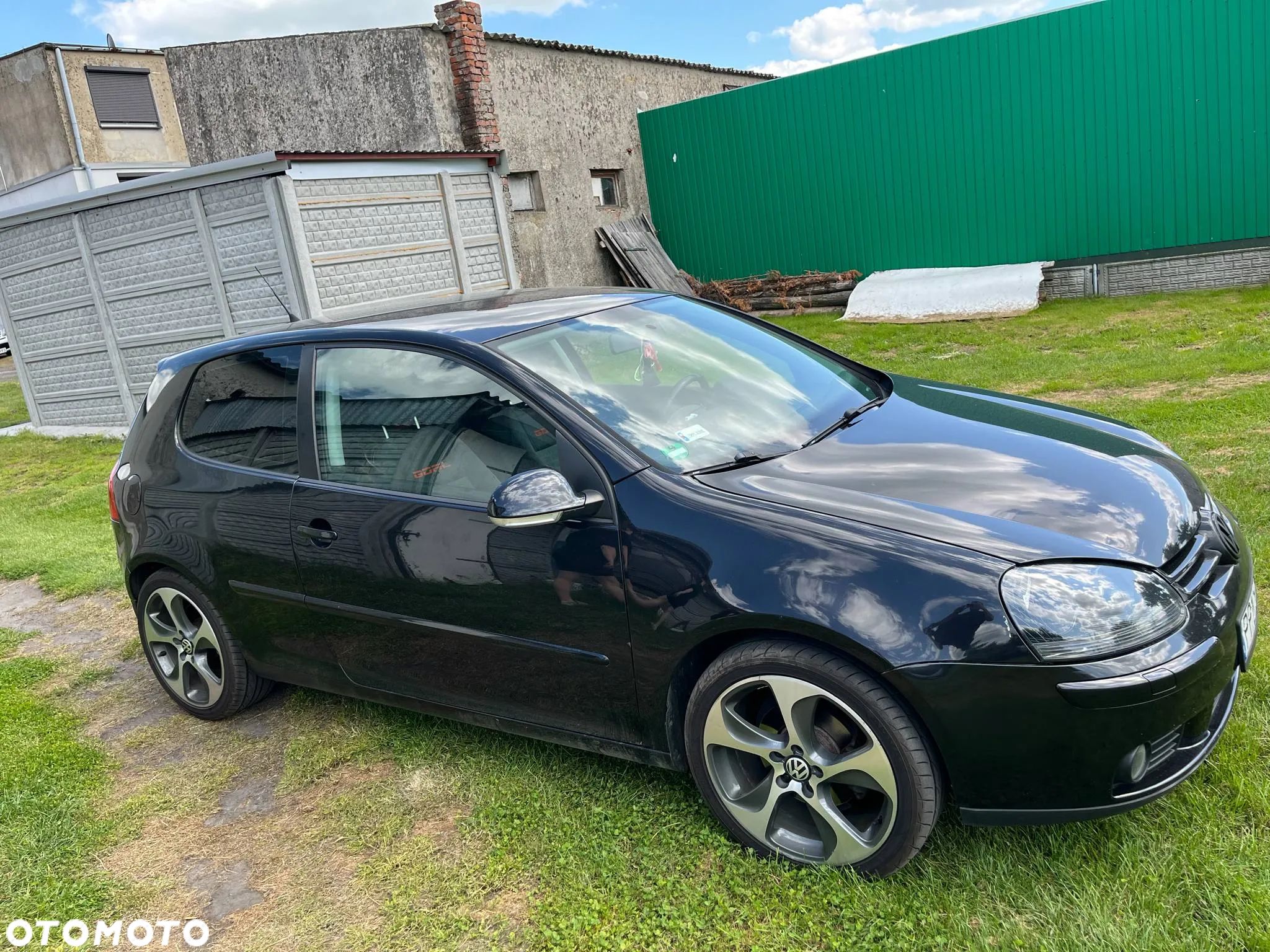 Volkswagen Golf - 1