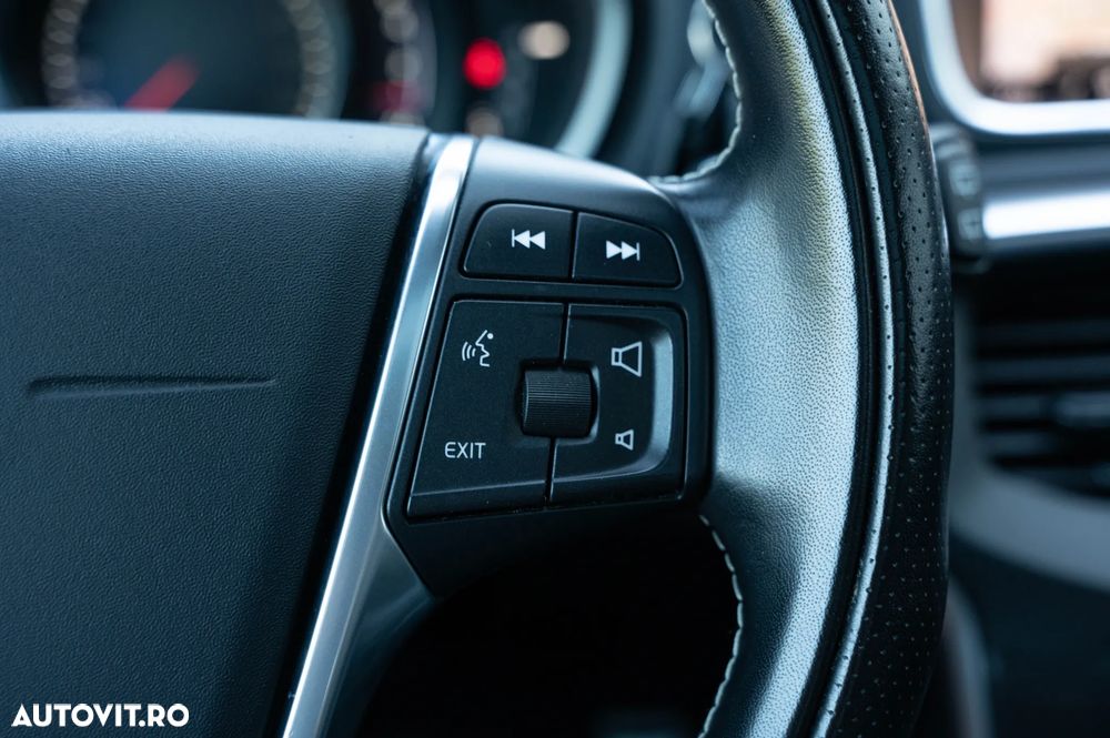Volvo V40 T3 Geartronic RDesign - 26