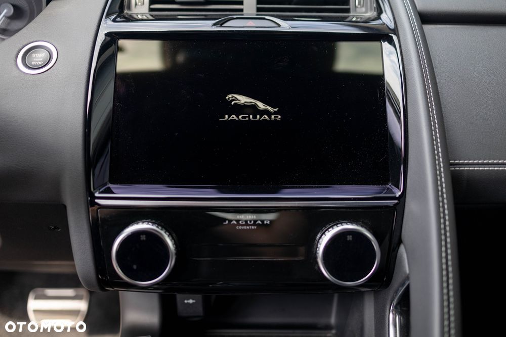 Jaguar E-Pace P250 AWD R-Dynamic Black - 11