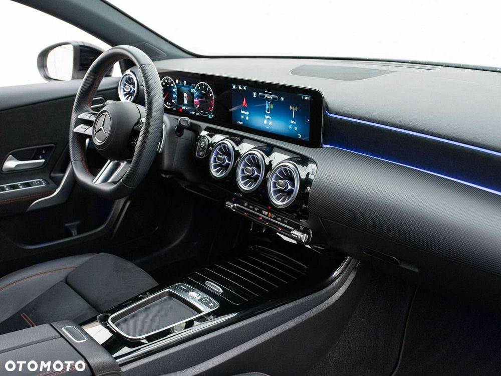 Mercedes-Benz Klasa A 200 AMG Line 7G-DCT - 29