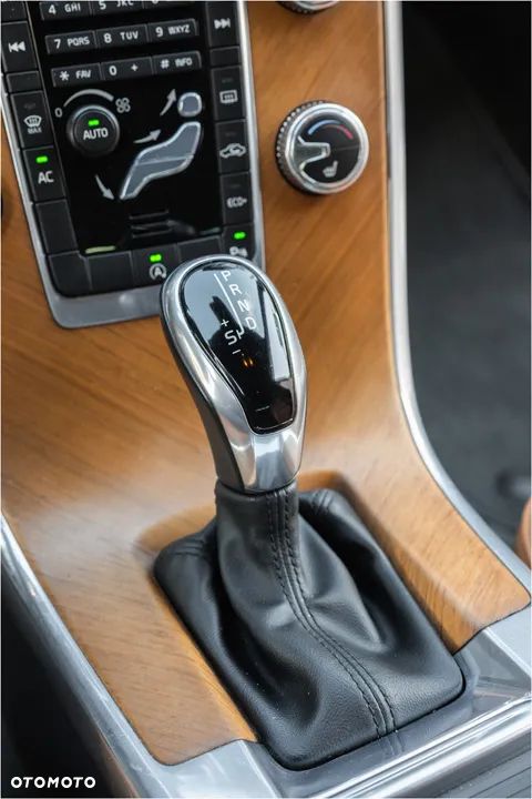 Volvo XC 60 D4 Geartronic Inscription - 27