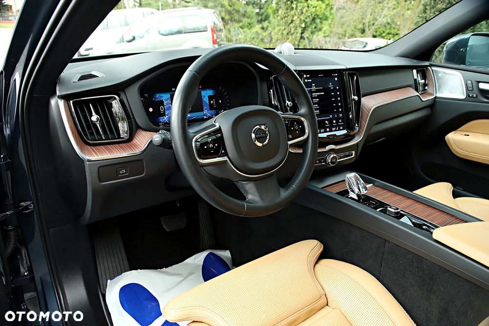 Volvo XC 60 B6 B AWD Ultimate Bright - 15