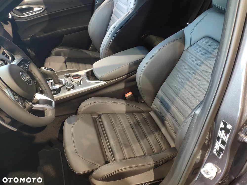 Alfa Romeo Giulia 2.0 Turbo Veloce Q4 - 22
