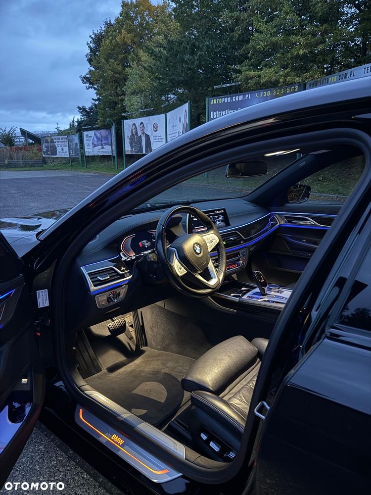 BMW Seria 7 730d xDrive mHEV - 11