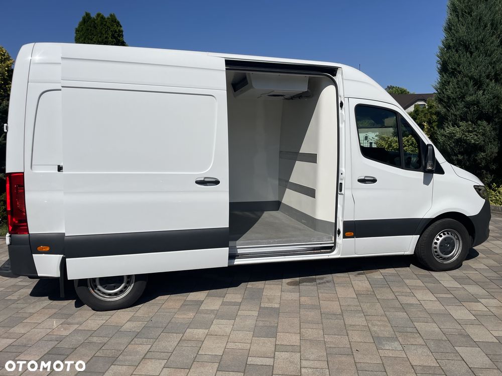 Mercedes-Benz Sprinter - 5