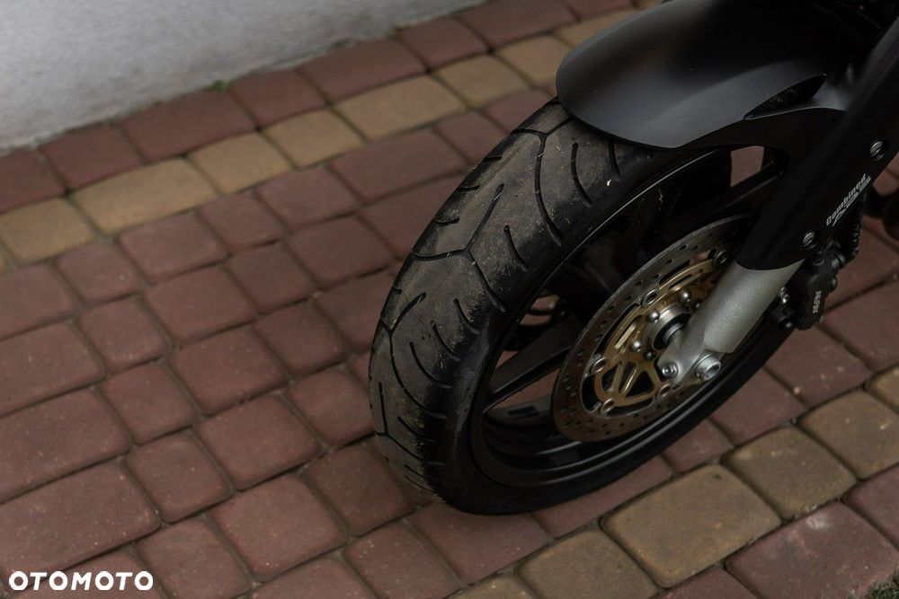 Honda VFR - 9