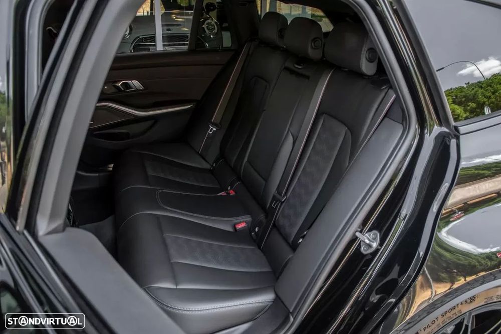 BMW M3 Competition xDrive - 38