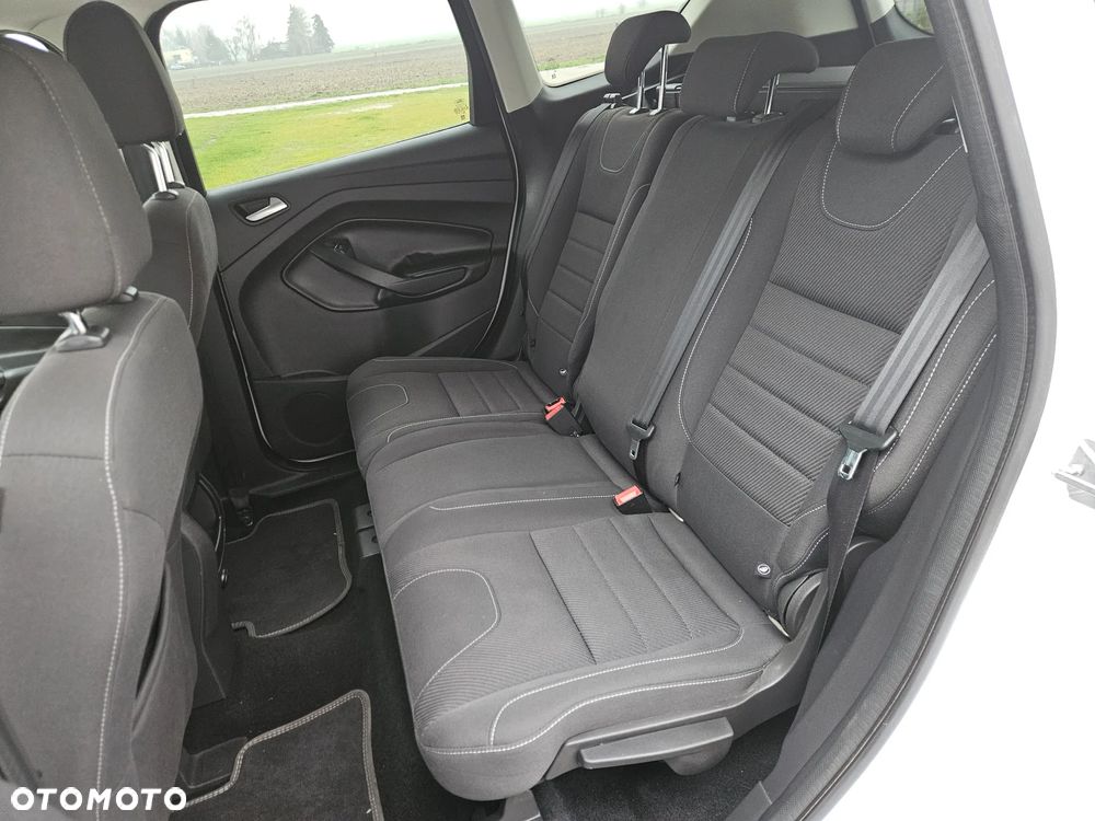 Ford Kuga 2.0 TDCi 2x4 Titanium - 17