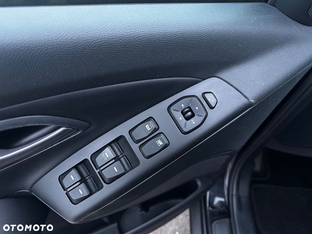 Hyundai ix35 1.6 2WD Fifa World Cup Edition - 30