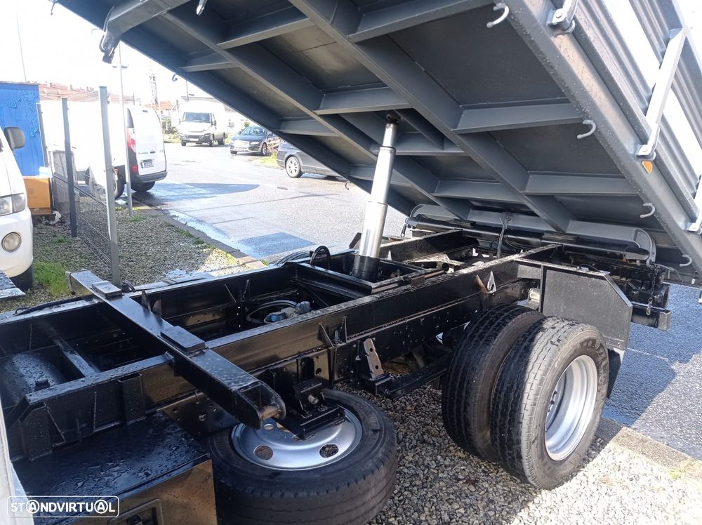 Isuzu 3000 DI Turbo/ Basculante - 4