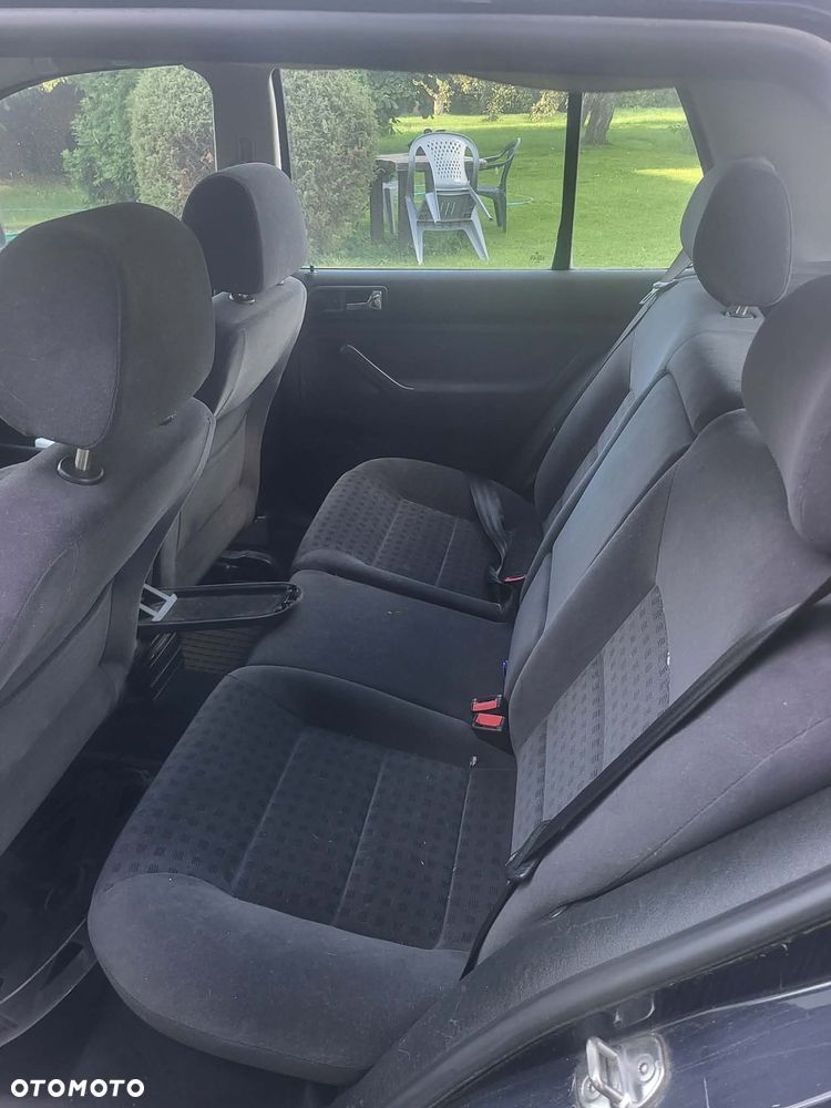 Volkswagen Golf - 8