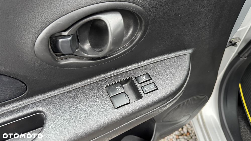 Nissan Micra 1.2 30 Jahre Edition - 27