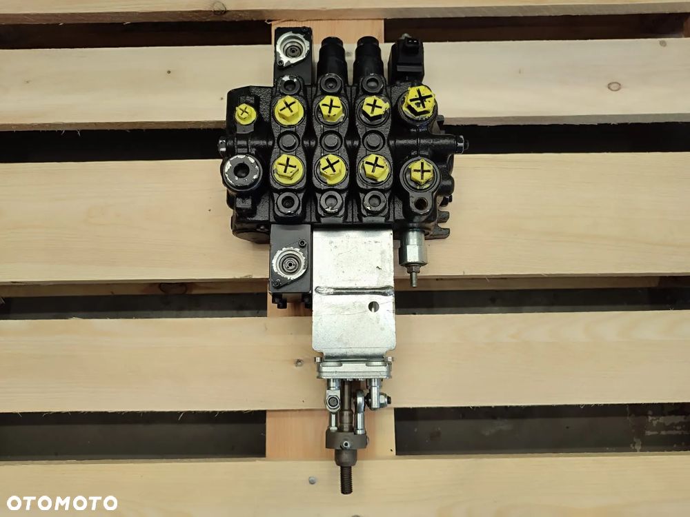 Rozdzielacz hydrauliczny 2000221230 BUCHER - 6