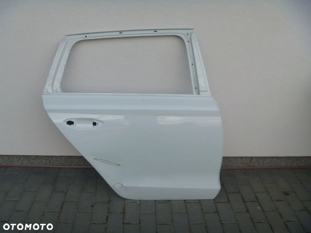 SKODA OCTAVIA IV 4 KOMBI DRZWI PRAWE TYLNE TYŁ - 1