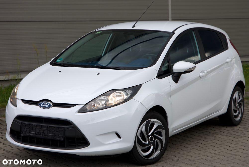 Ford Fiesta 1.25 Ambiente - 24