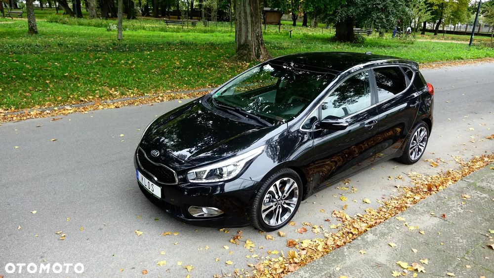 Kia Ceed 1.6 CRDi 128 Platinum Edition - 25