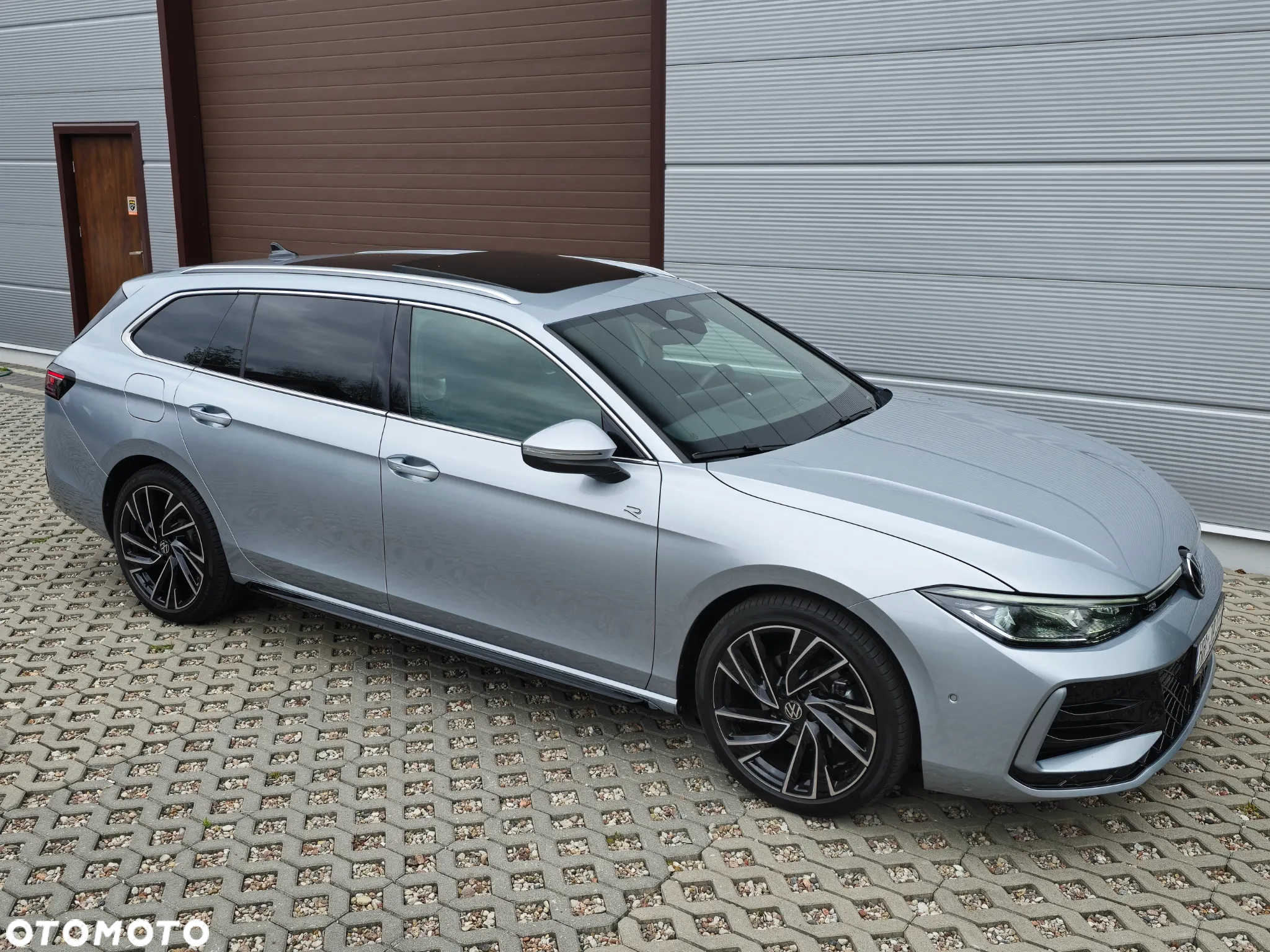 Volkswagen Passat Variant 2.0 TDI SCR DSG R-Line - 21