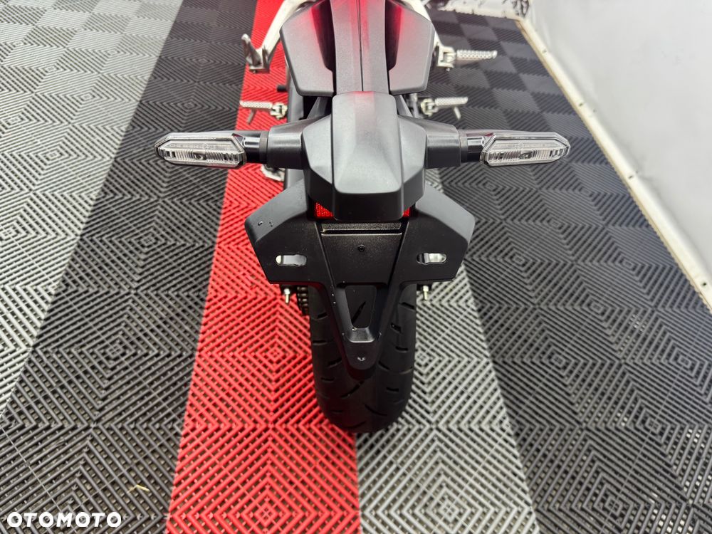 Honda CB - 17