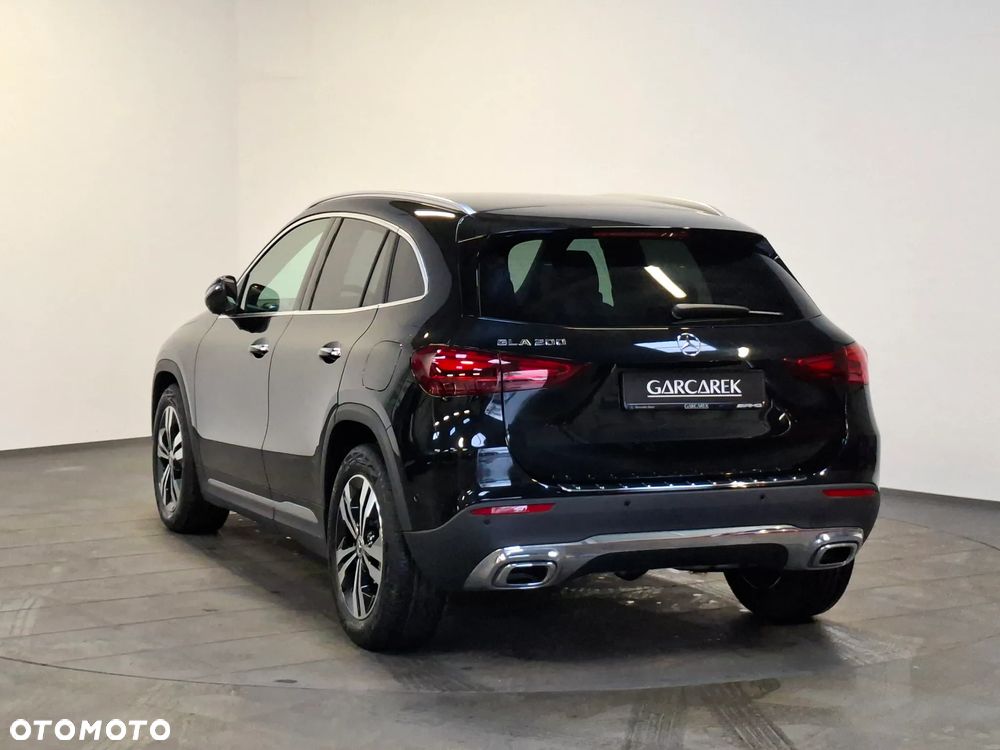 Mercedes-Benz GLA 200 Progressive - 3