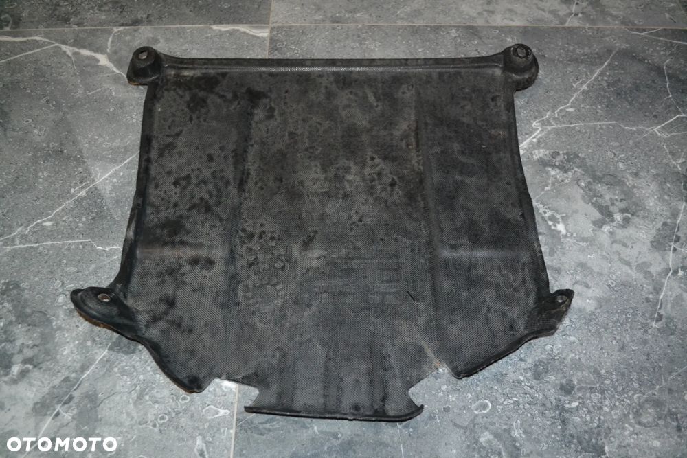 AUDI A5 8W OSŁONA PŁYTA PODWOZIA 8W8825311