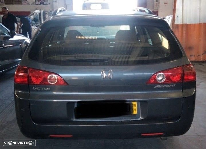 Honda Accord Tourer 2.2 i-CTDI  de 2006 disponível para peças - 2