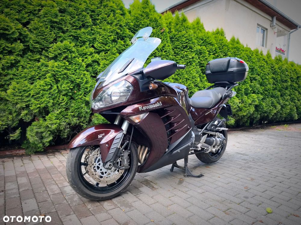 Kawasaki GTR - 9