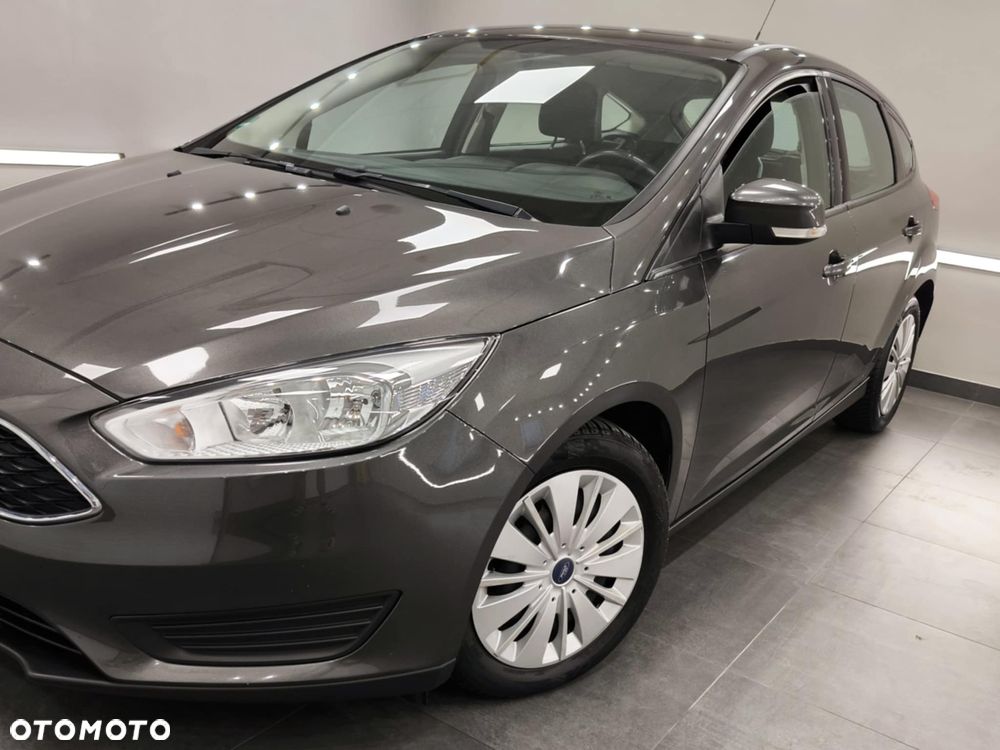 Ford Focus 1.0 EcoBoost Trend - 26