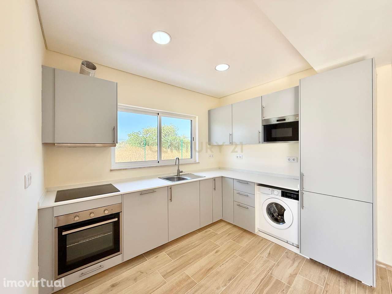 Moradia T2 em Boliqueime | Lote de 1126m2 com Jardim e Terraço - Grande imagem: 2/31