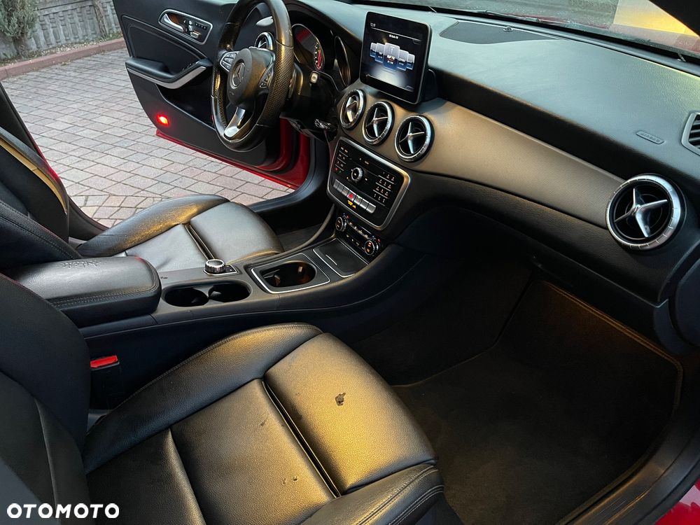 Mercedes-Benz CLA 250 7G-DCT Peak Edition - 11