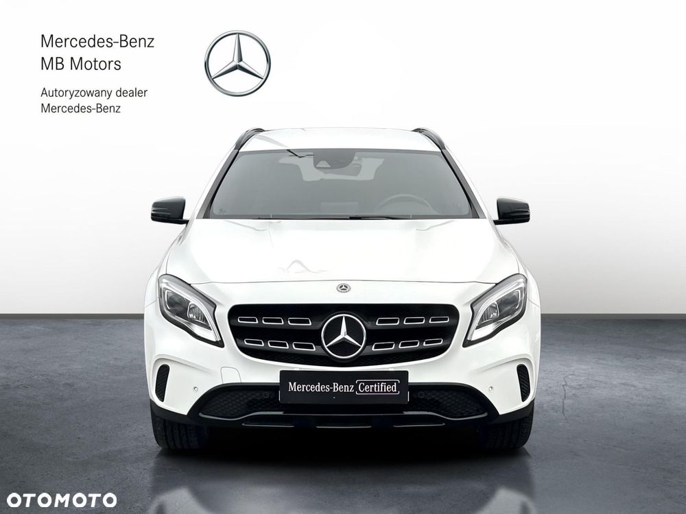 Mercedes-Benz GLA - 9