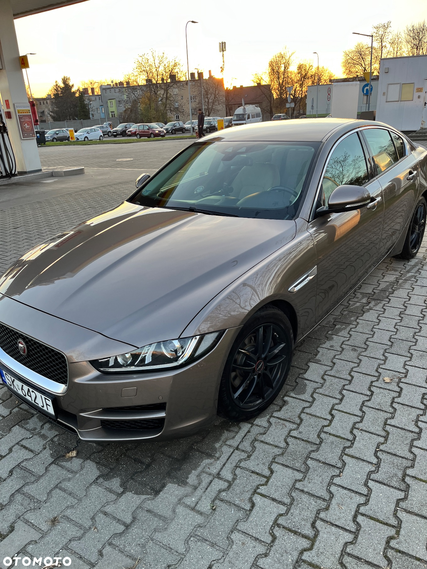 Jaguar XE 2.0 D Pure - 5