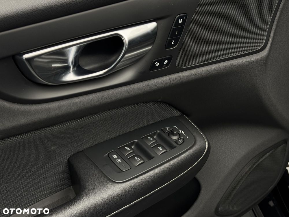 Volvo S60 T5 R-Design - 22