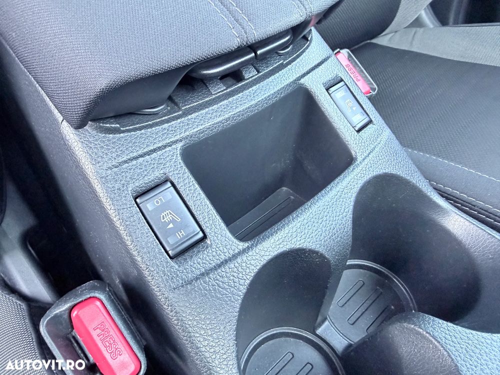 Nissan Qashqai 1.6 DCI Xtronic N-Connecta - 17