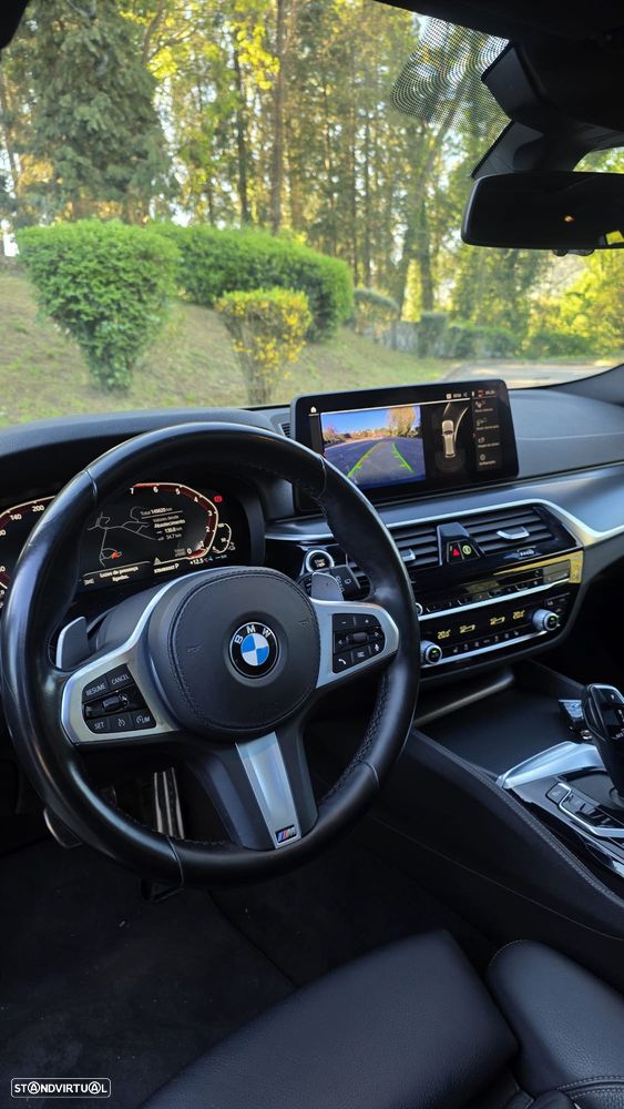BMW 530 e Pack Desportivo M - 9