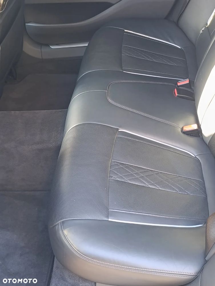 BMW Seria 7 740Li - 24