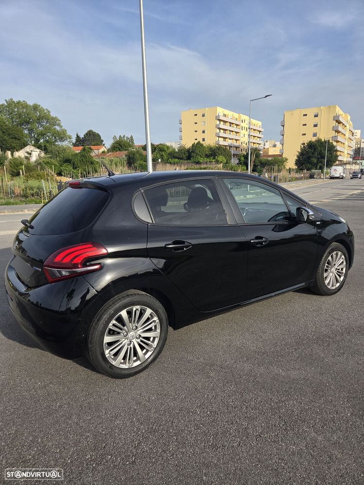 Peugeot 208 1.2 PureTech Style - 6
