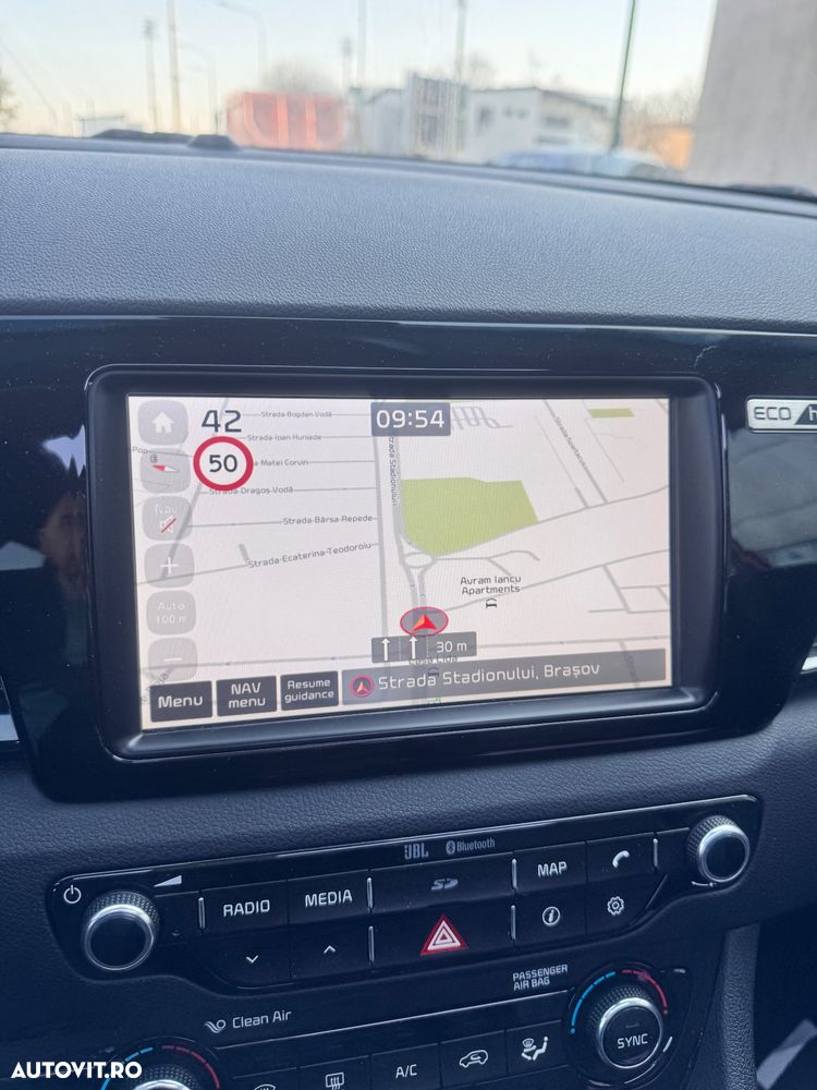 Kia Niro 1.6 GDI 2WD Aut. Spirit - 4