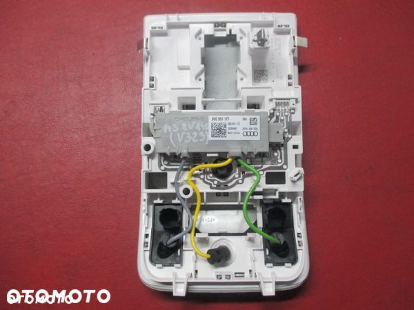 AUDI A3 8V 14R.3D LAMPKA W POSUFITKĘ 8V0951177 - 2