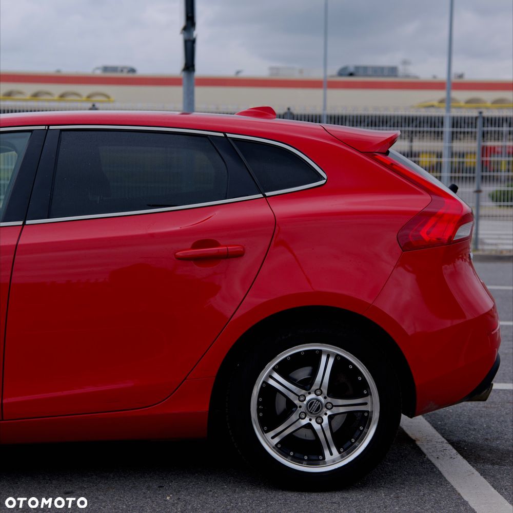 Volvo V40 T4 Kinetic - 13